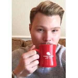 Meet your Posher, Cody